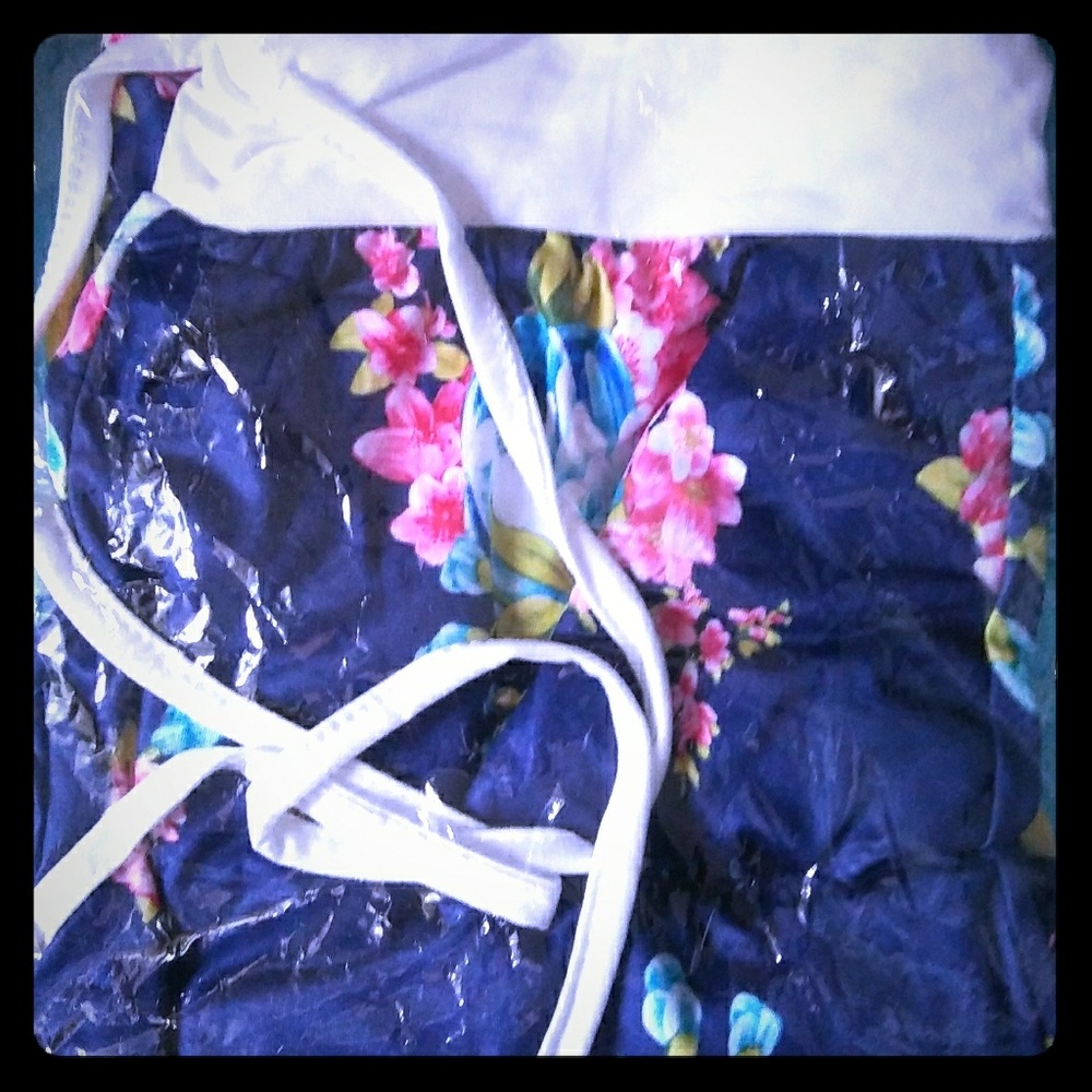 Women's floral pants with drawstring waist